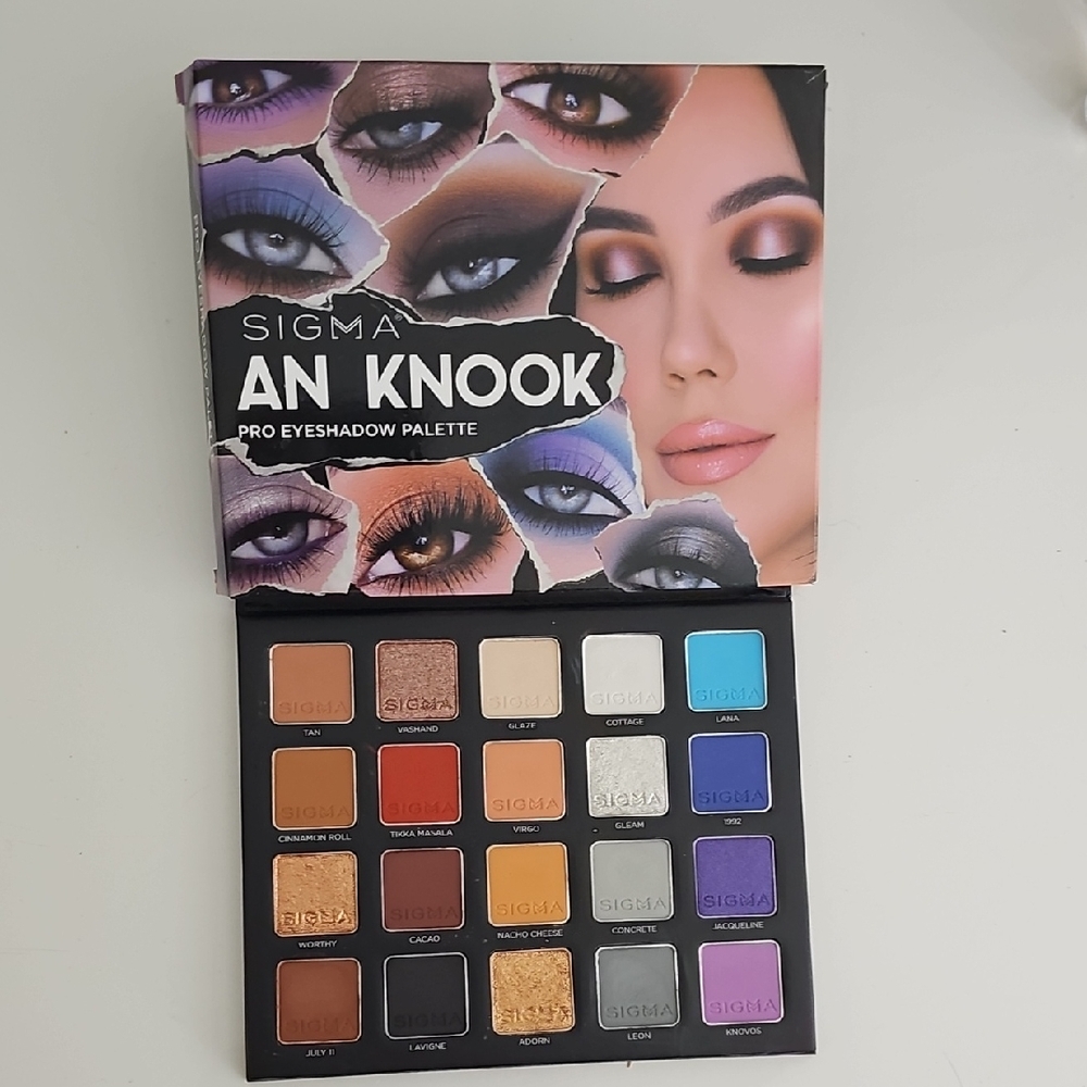 Sigma Beauty An Knook Eyeshadow Palette with Browns, Golds, and Purples